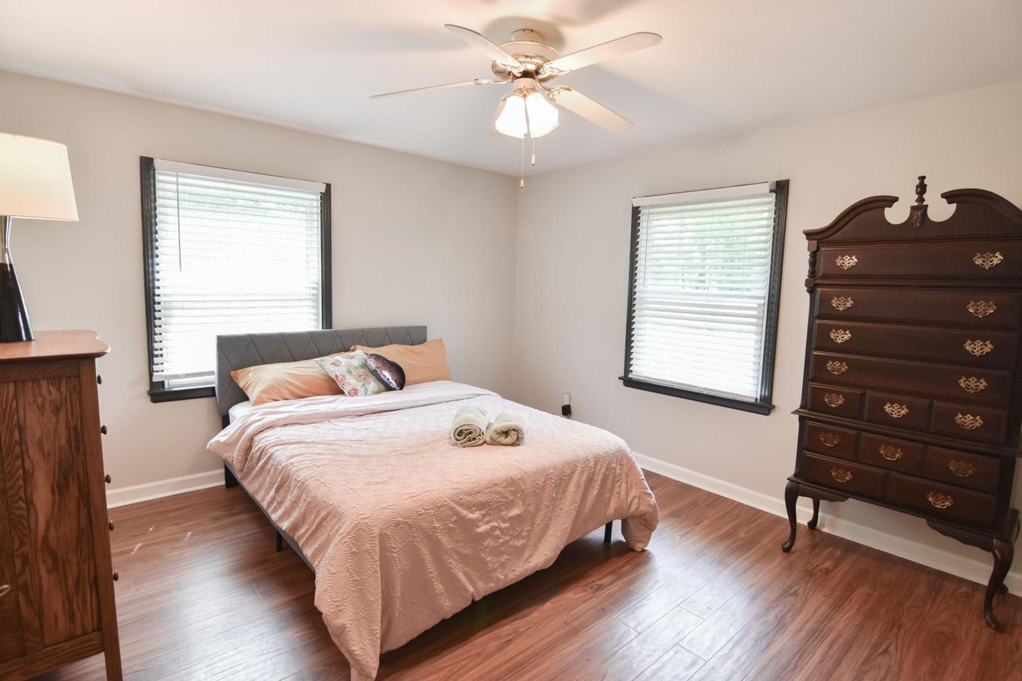 Cozy 2br 2ba 5 Min To 20 Min To Downtown Clt Hébergement de vacances *